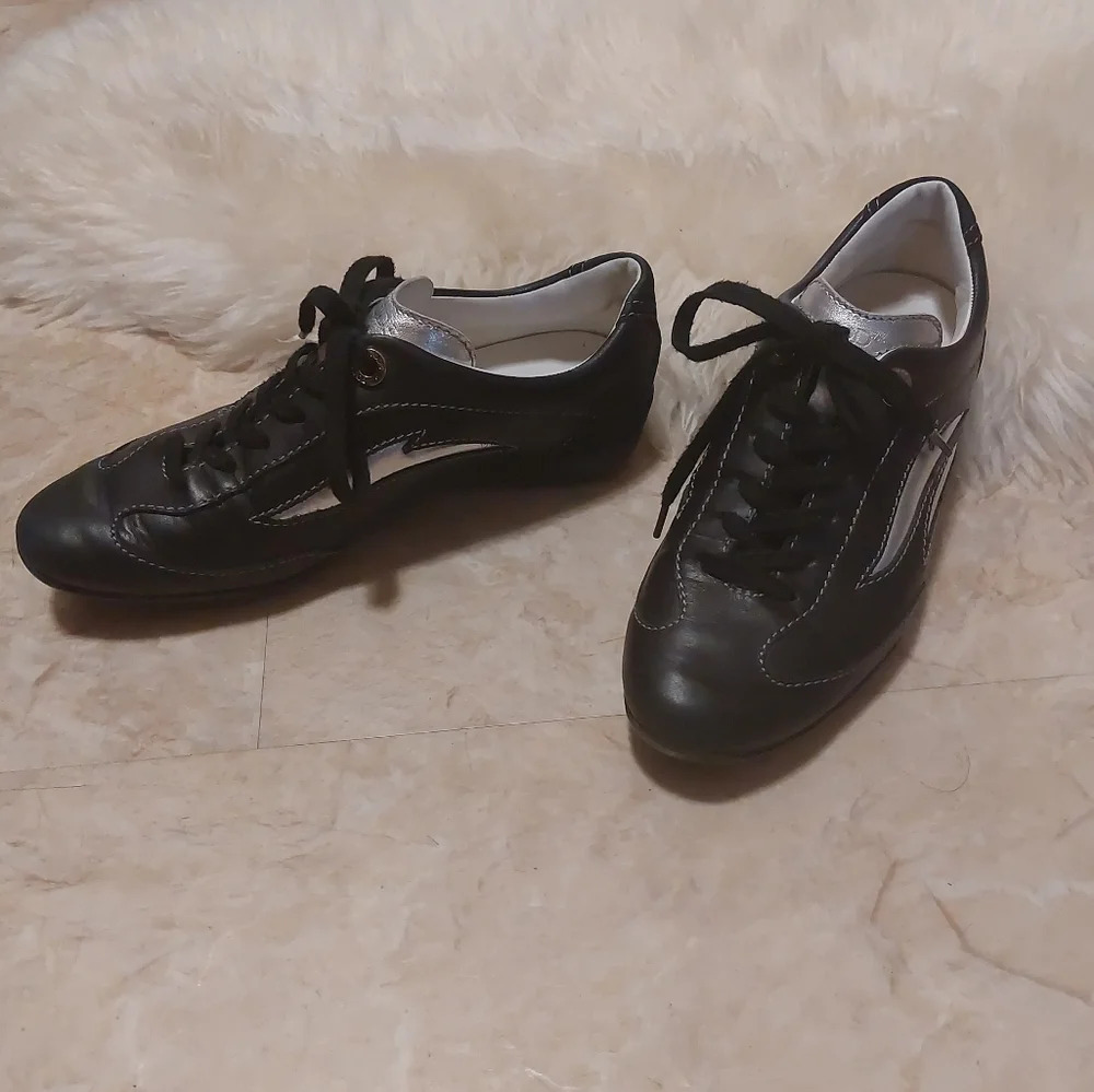 Tod's  leather sneakers size 35